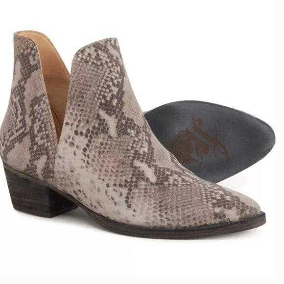 NEW Free People Charm Double V Ankle Bootie in Leather Python Multi Size 39.5 - Picture 2 of 5